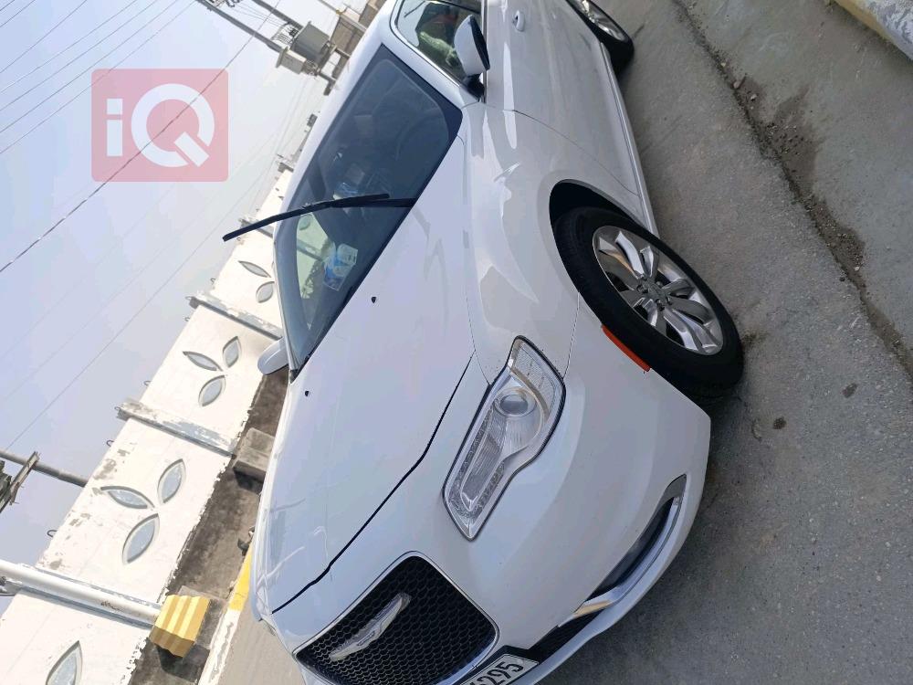 کرایسلەر 300